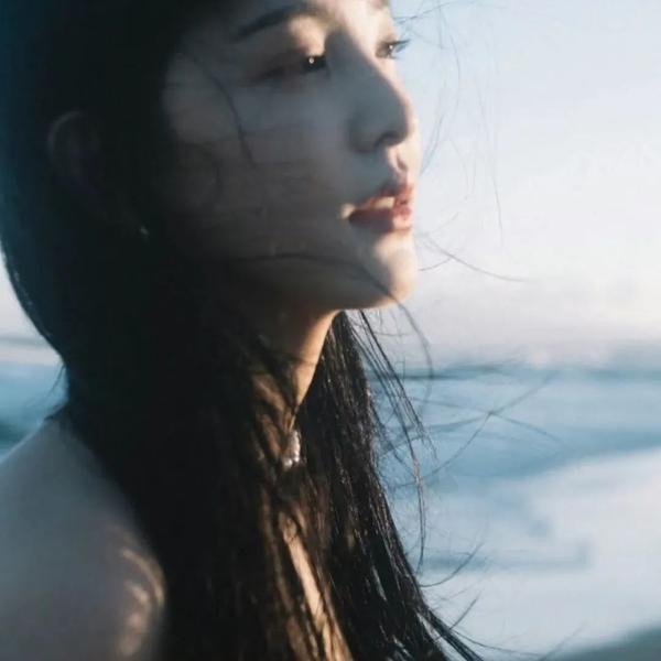 网聘女伴